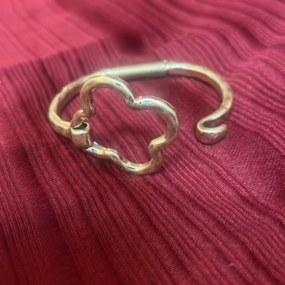 Retractable Bangle - Picture 13 of 16